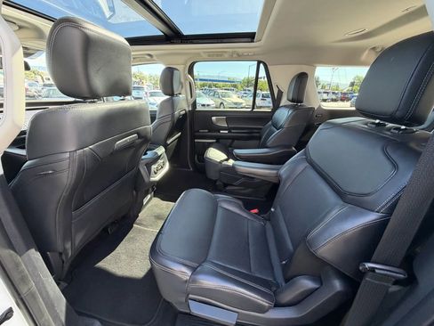 Used 2025 Ford Expedition Max Platinum AWD/4WD image 18
