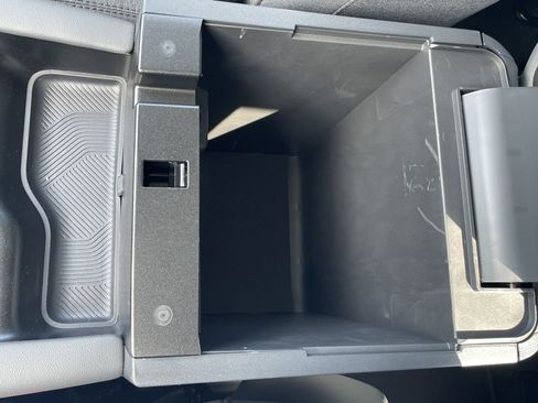 New 2025 Ford Explorer Active image 34