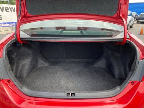 Used 2018 Toyota Corolla LE FWD image 5
