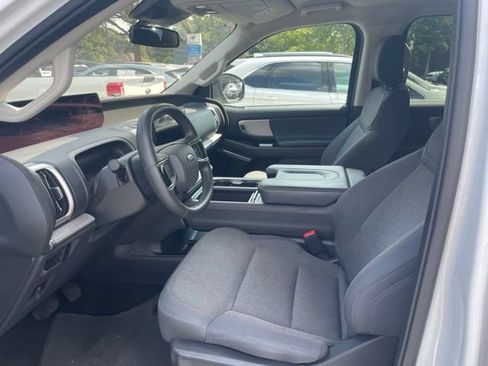 Used 2025 Ford Expedition Max Active RWD image 9