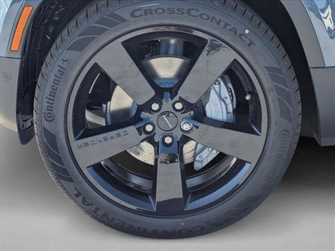 New 2026 Land Rover Defender 110 S image 10