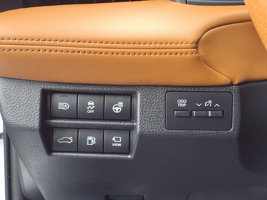 Certified 2019 Toyota Avalon Limited w/ Advanced Safety Package FWD image 23