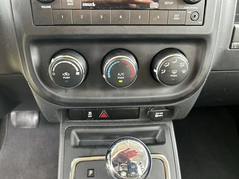 Used 2017 Jeep Patriot Sport AWD/4WD image 20