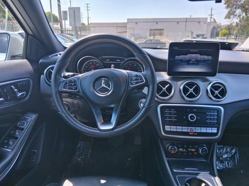 Used 2018 Mercedes-Benz GLA 250 4MATIC w/ Premium Package image 12