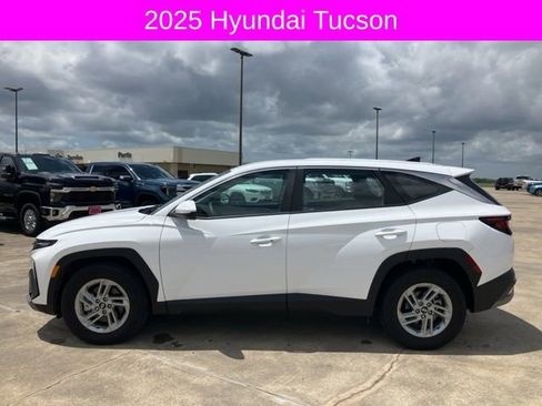 Used 2025 Hyundai Tucson SE image 5