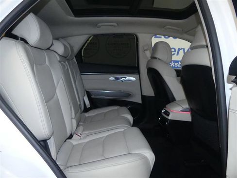 Used 2023 Genesis GV70 2.5T w/ Advanced Package image 27