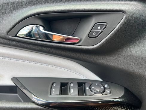 New 2026 Chevrolet Trax LT w/ LT Convenience Package FWD image 14