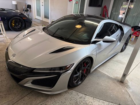 Used 2017 Acura NSX AWD/4WD image 2