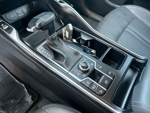 Used 2024 Kia Sorento S image 15