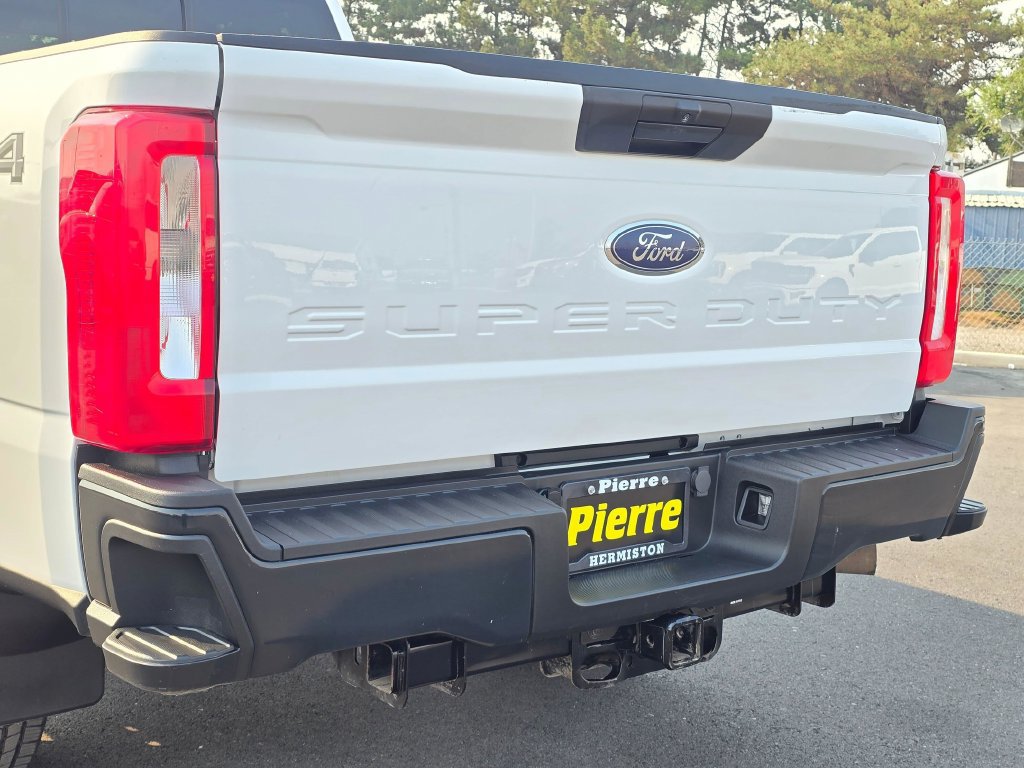 Used 2023 Ford F250 XL AWD/4WD image 7