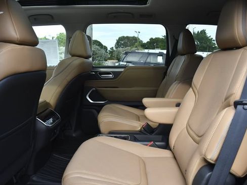 New 2027 INFINITI QX80 Luxe w/ Cargo Package AWD/4WD image 25