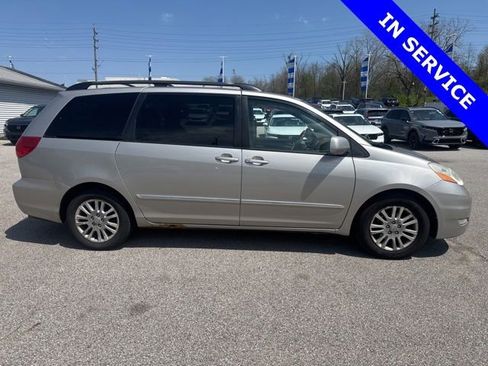 Used 2009 Toyota Sienna XLE image 8