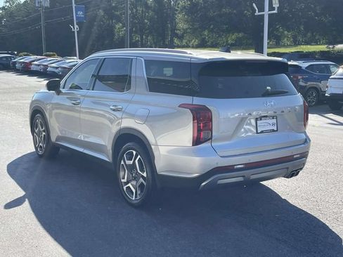 Used 2024 Hyundai Palisade SEL w/ Premium Package FWD image 4