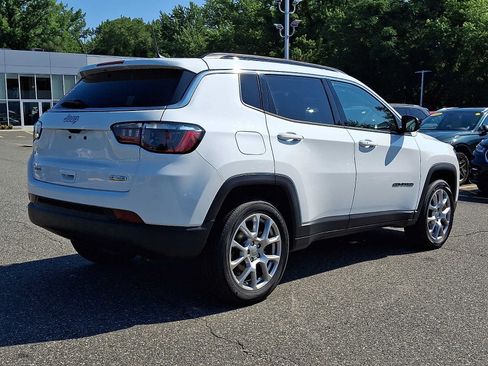 Certified 2022 Jeep Compass Latitude w/ Sun and Sound Group AWD/4WD image 6