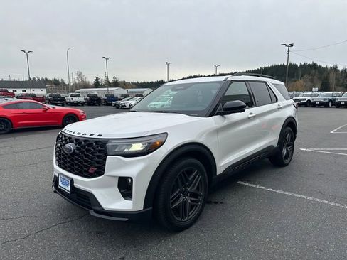 New 2026 Ford Explorer ST w/ Sun And Sound Package image 7