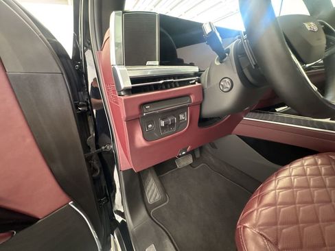 Used 2025 Cadillac Escalade Premium Luxury w/ LPO, Radiant Package RWD image 18