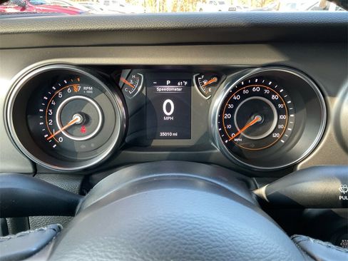 Certified 2022 Jeep Gladiator Willys image 19