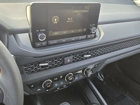 Certified 2025 Honda Accord SE image 19
