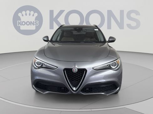 Used 2018 Alfa Romeo Stelvio Sport w/ Quick Order Package 22J Sport AWD/4WD image 11