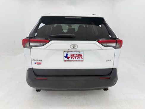 Used 2022 Toyota RAV4 XLE w/ Convenience Package FWD image 39