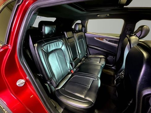 Used 2018 Lincoln MKX Reserve w/ Driver Assistance Package FWD image 24