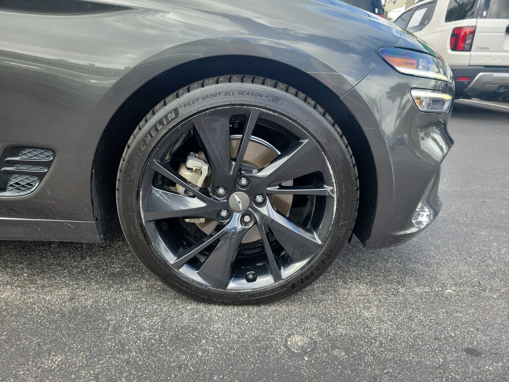 Used 2023 Genesis G70 2.0T w/ Sport Prestige Package RWD image 6