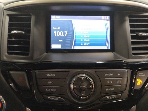 Used 2016 Nissan Pathfinder SV AWD/4WD image 25