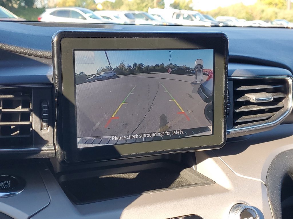 Used 2023 Ford Explorer XLT w/ Equipment Group 202A AWD/4WD image 29