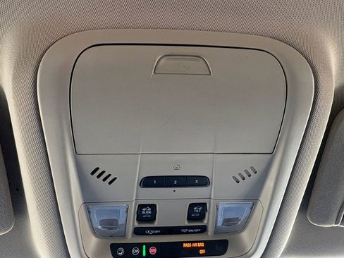 Used 2018 GMC Acadia Denali w/ Technology Package image 23