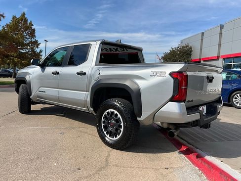 Used 2025 Toyota Tacoma TRD Off-Road image 8