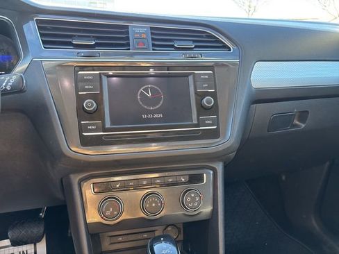 Used 2022 Volkswagen Tiguan S image 17