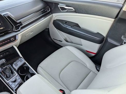 Used 2023 Kia Sportage EX image 17
