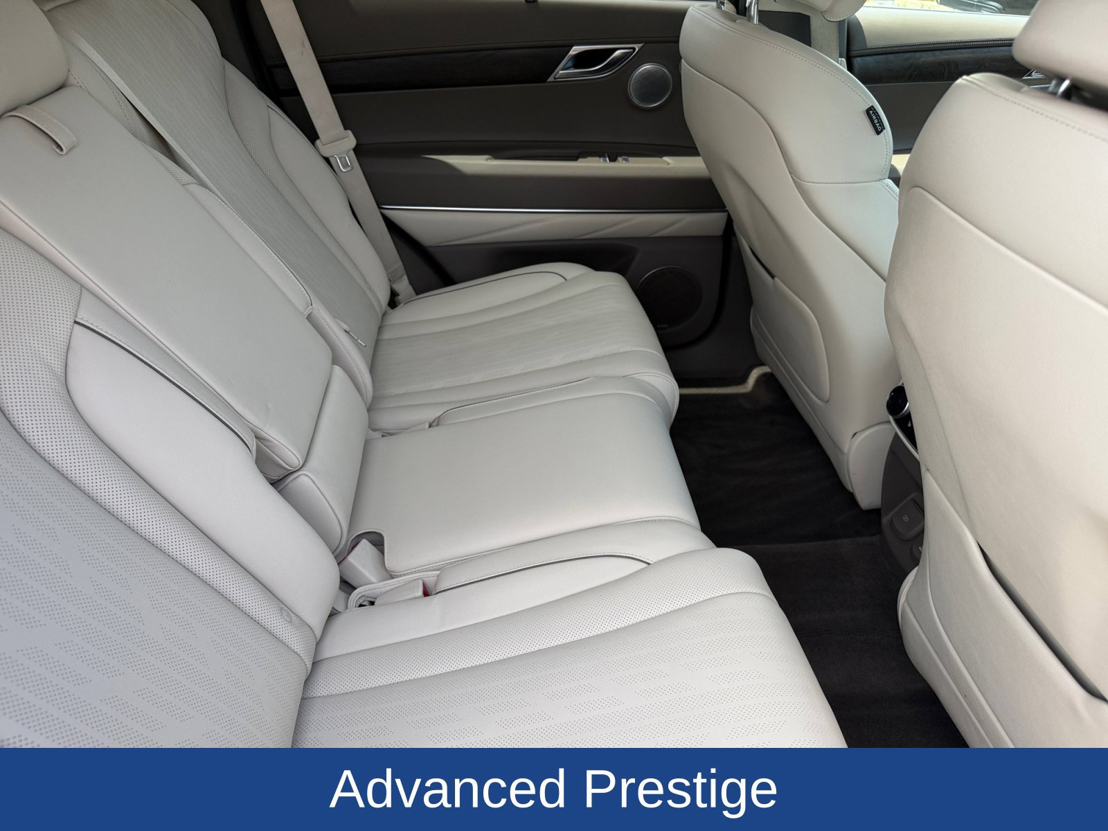 Used 2022 Genesis GV80 2.5T w/ Prestige Package 04 AWD/4WD image 14