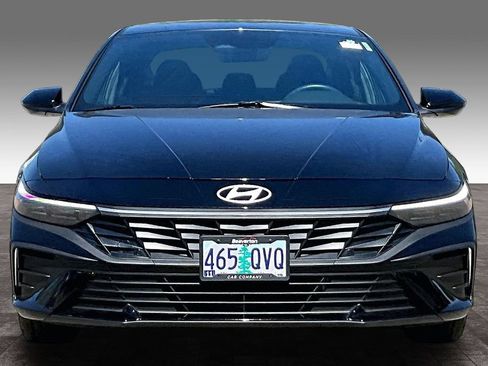 Used 2025 Hyundai Elantra SEL FWD image 5