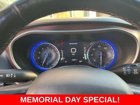 Used 2020 Chrysler Pacifica Touring-L FWD image 20