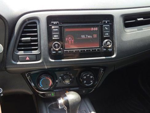 Used 2019 Honda HR-V LX image 19