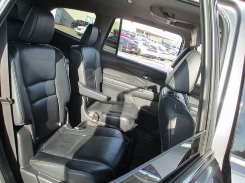 Used 2019 Honda Pilot Touring image 21