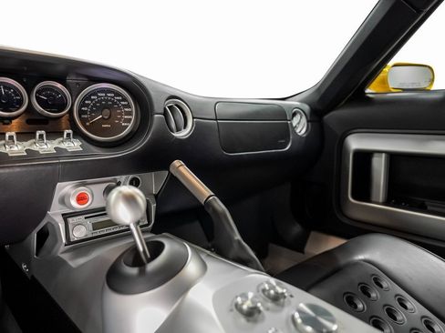 Used 2005 Ford GT image 43