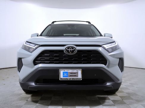 Used 2022 Toyota RAV4 XLE w/ Convenience Package FWD image 5