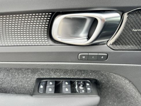 Used 2022 Volvo XC40 T5 R-Design w/ Advanced Package image 13