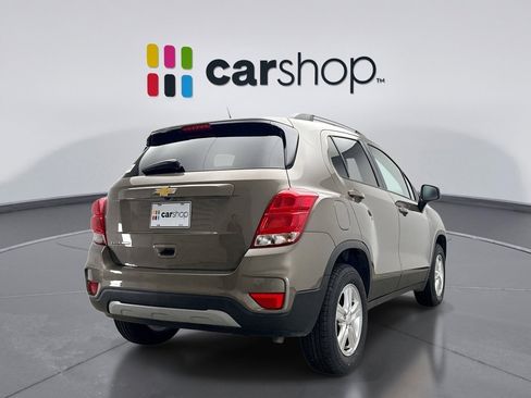 Used 2022 Chevrolet Trax LT w/ LT Convenience Package image 5