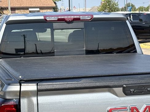 Used 2023 GMC Sierra 1500 Denali w/ Technology Package AWD/4WD image 10