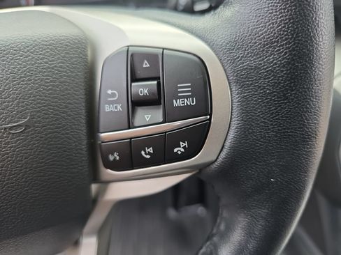 Used 2022 Ford Explorer XLT w/ Equipment Group 202A AWD/4WD image 19