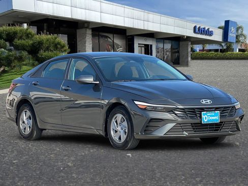 Certified 2025 Hyundai Elantra SE image 10