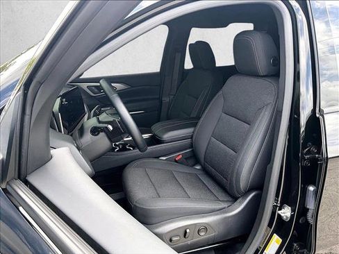 Used 2026 Chevrolet Traverse LT w/ Driver Confidence Package FWD image 26
