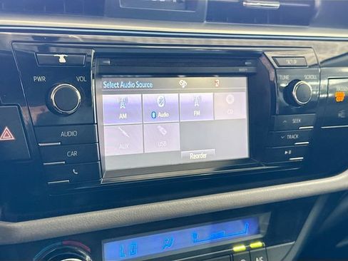 Used 2016 Toyota Corolla LE FWD image 15