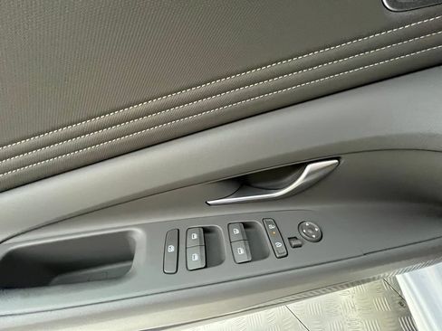 Used 2025 Hyundai Elantra SEL FWD image 42