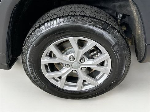 Used 2021 Jeep Grand Cherokee L Limited image 24