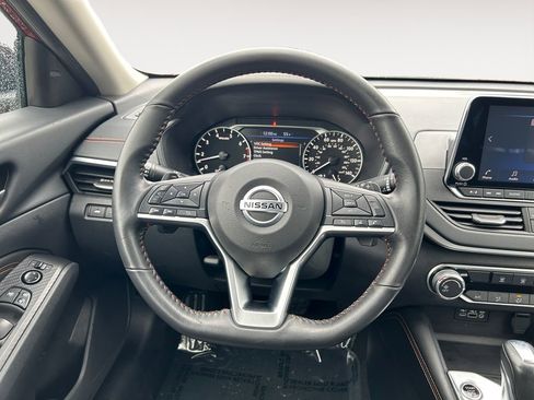 Used 2022 Nissan Altima 2.5 SR AWD/4WD image 15