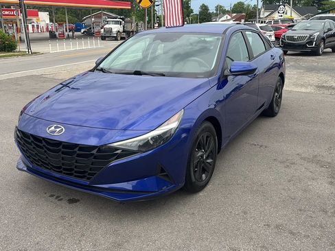 Used 2021 Hyundai Elantra SEL FWD image 3
